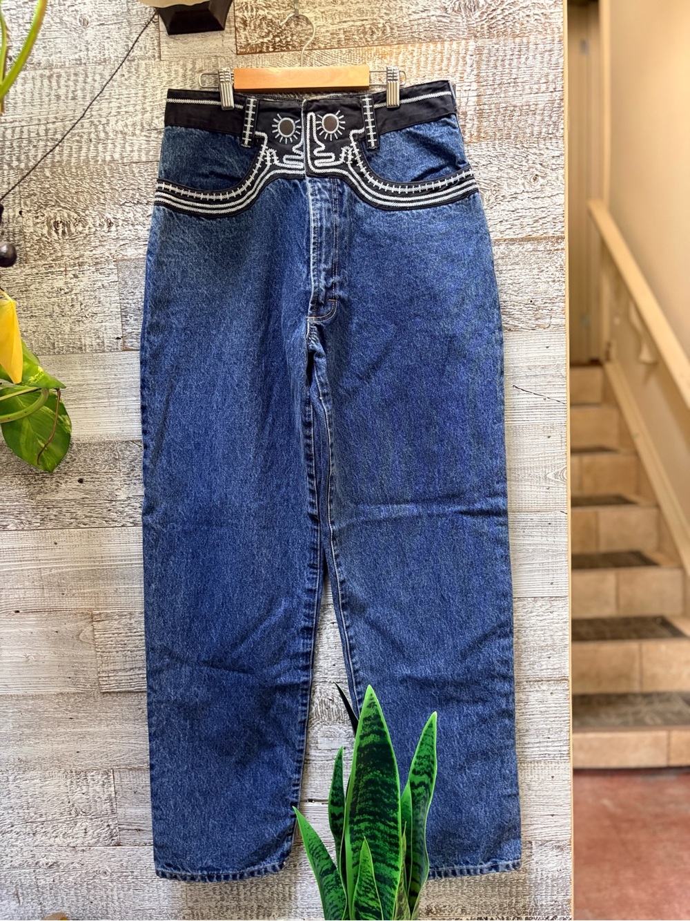 Jewel | Western-Boho High-Rise Mom Medium-Wash Denim Jeans - Women's 31x32